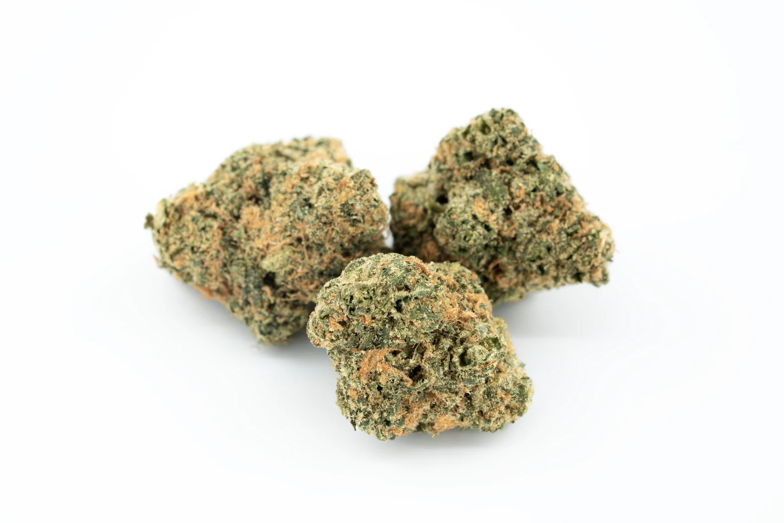 enua-21-1-sg-ca-masse-cannabisblueten-greensby