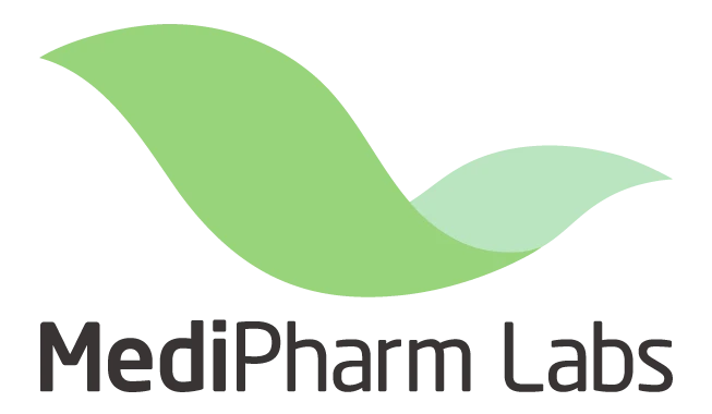 Auf dem BIld ist das Logo von der Firma MediPharm Labs in der Cannabis Apotheke zu sehen.